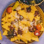 nachos con queso y carne