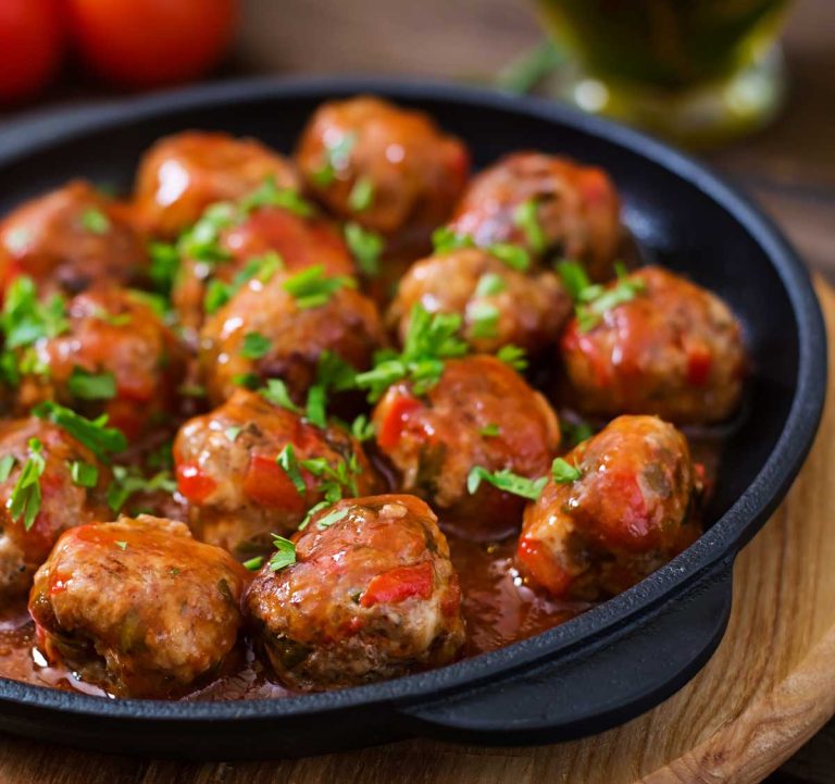 Albóndigas en salsa de almendras de la abuela